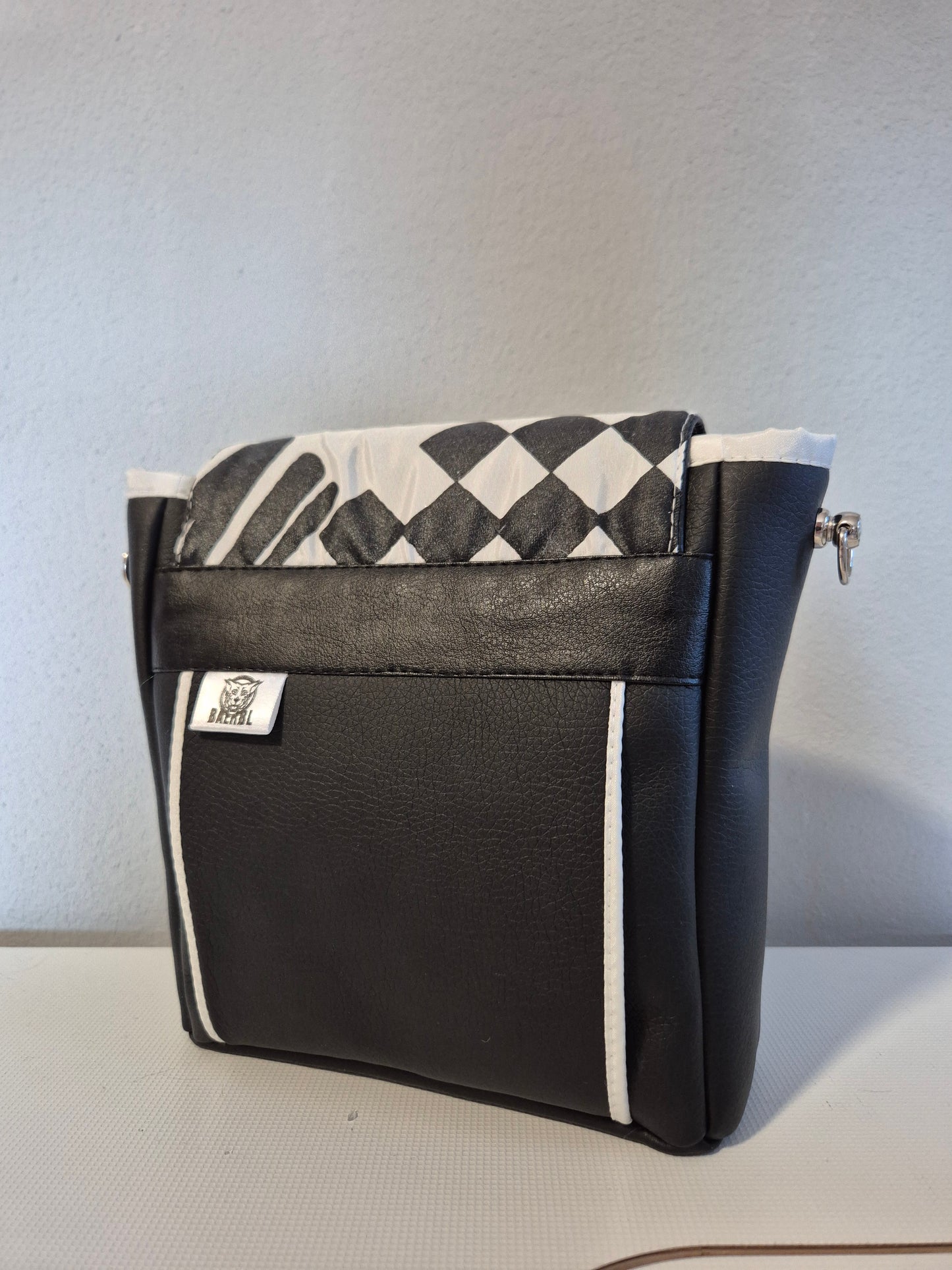 2- Wege Tasche Hand- und Gürteltasche Fledermaus Prototypen