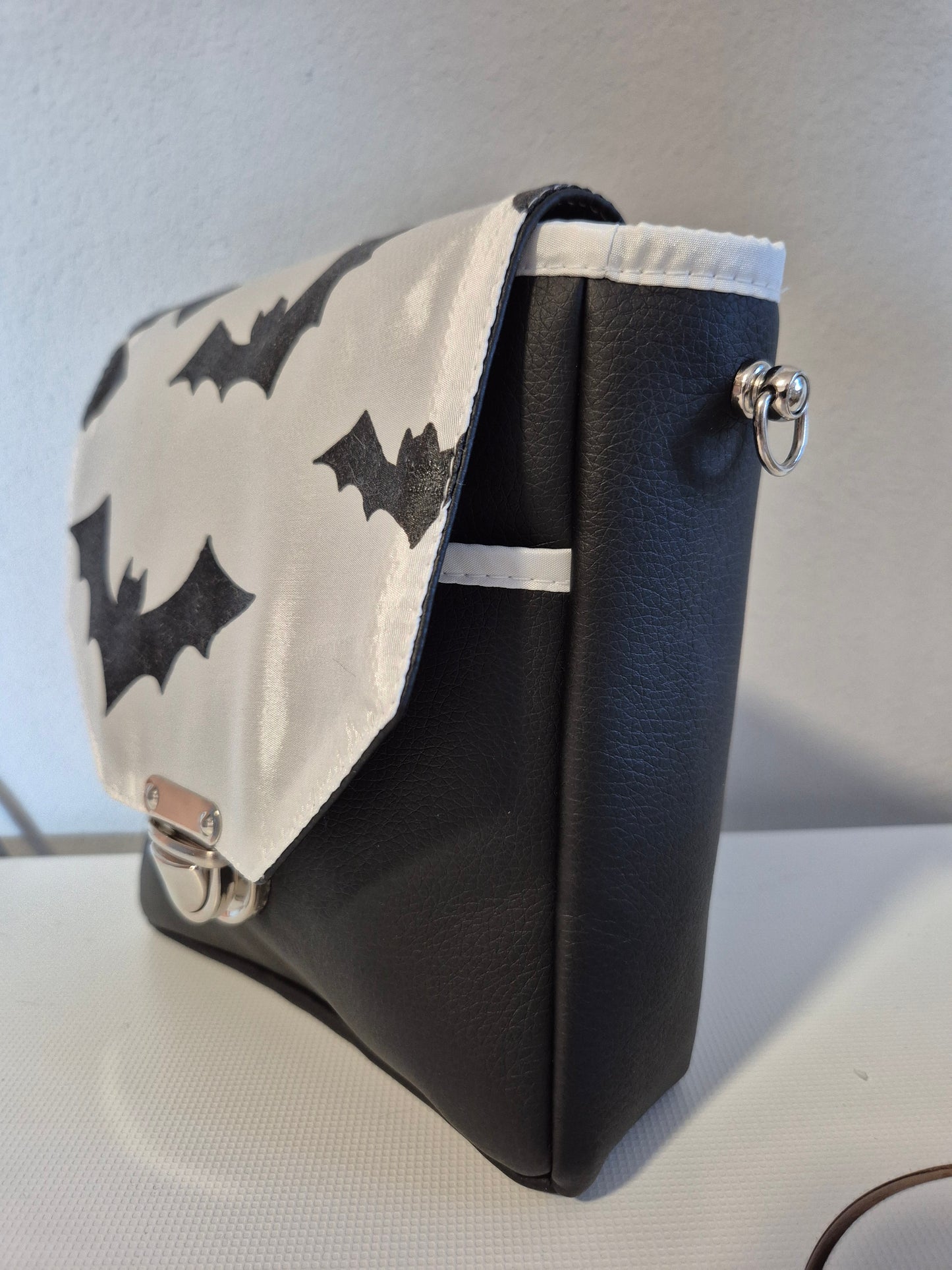 2- Wege Tasche Hand- und Gürteltasche Fledermaus Prototypen