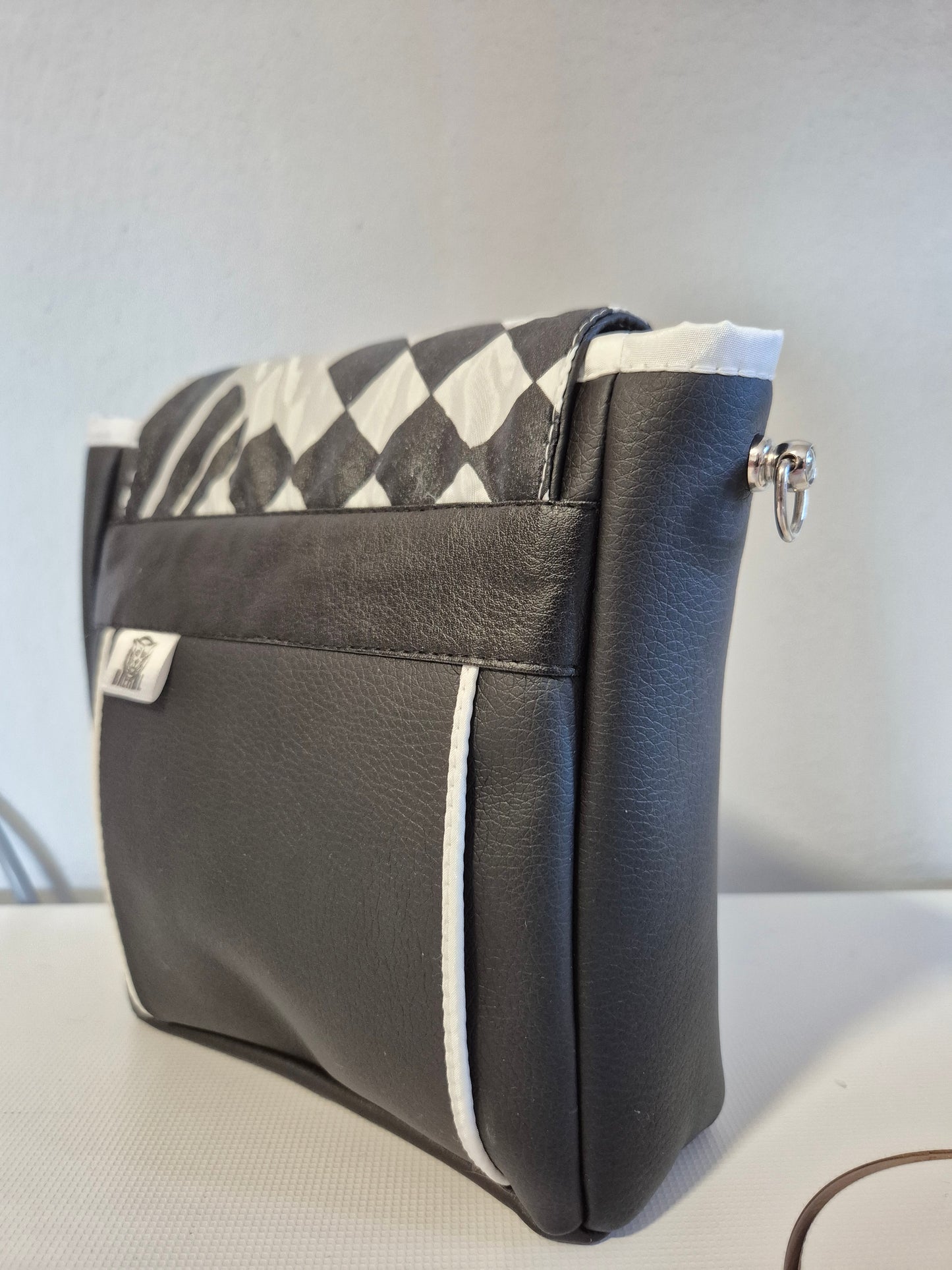 2- Wege Tasche Hand- und Gürteltasche Fledermaus Prototypen
