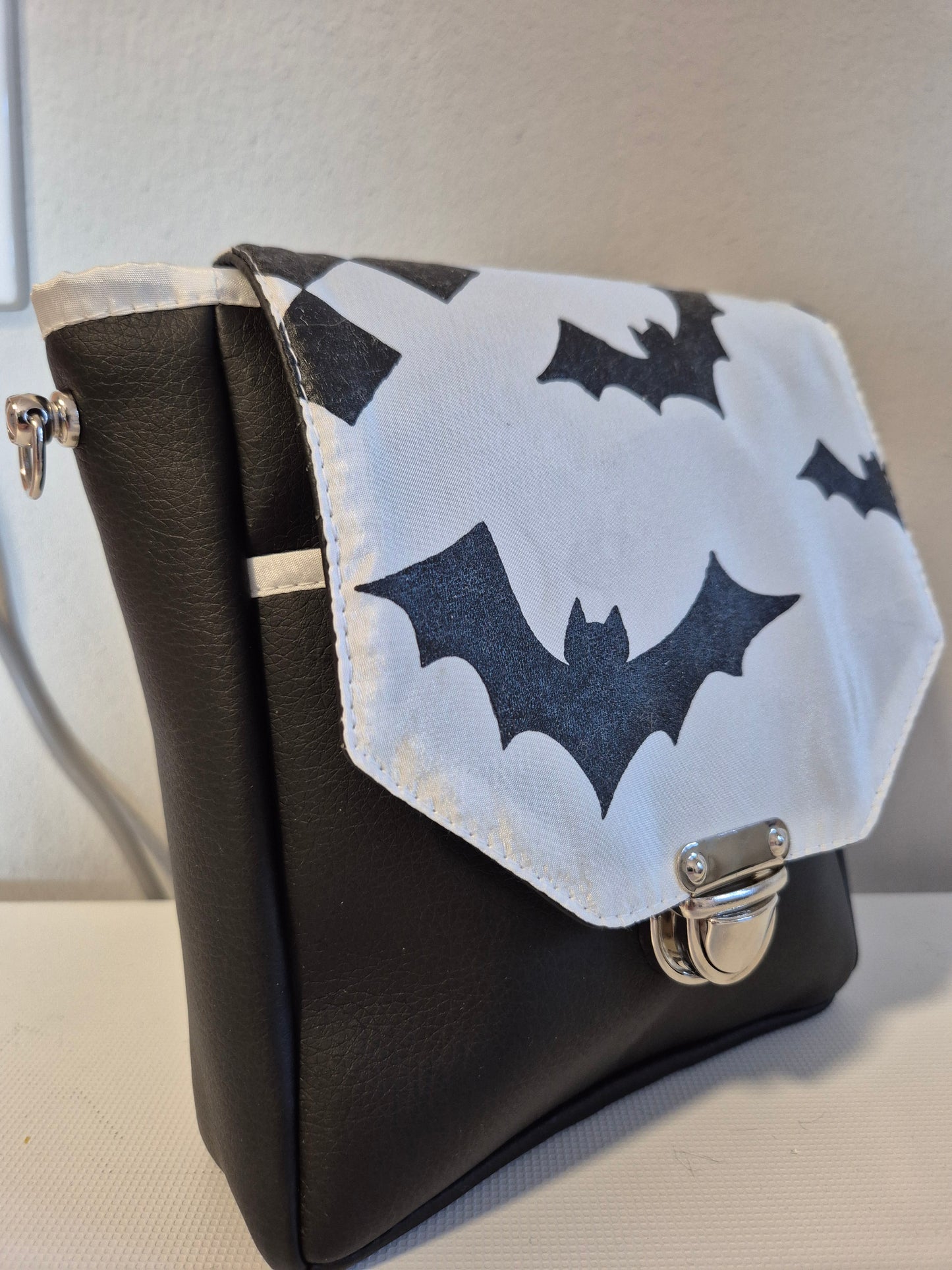 2- Wege Tasche Hand- und Gürteltasche Fledermaus Prototypen