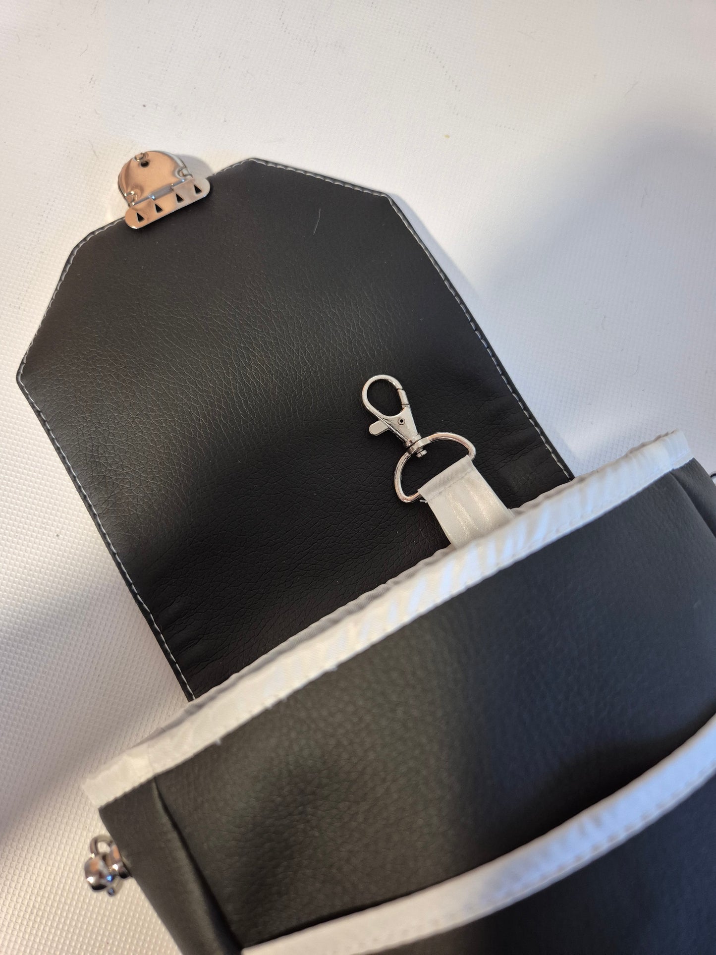 2- Wege Tasche Hand- und Gürteltasche Fledermaus Prototypen