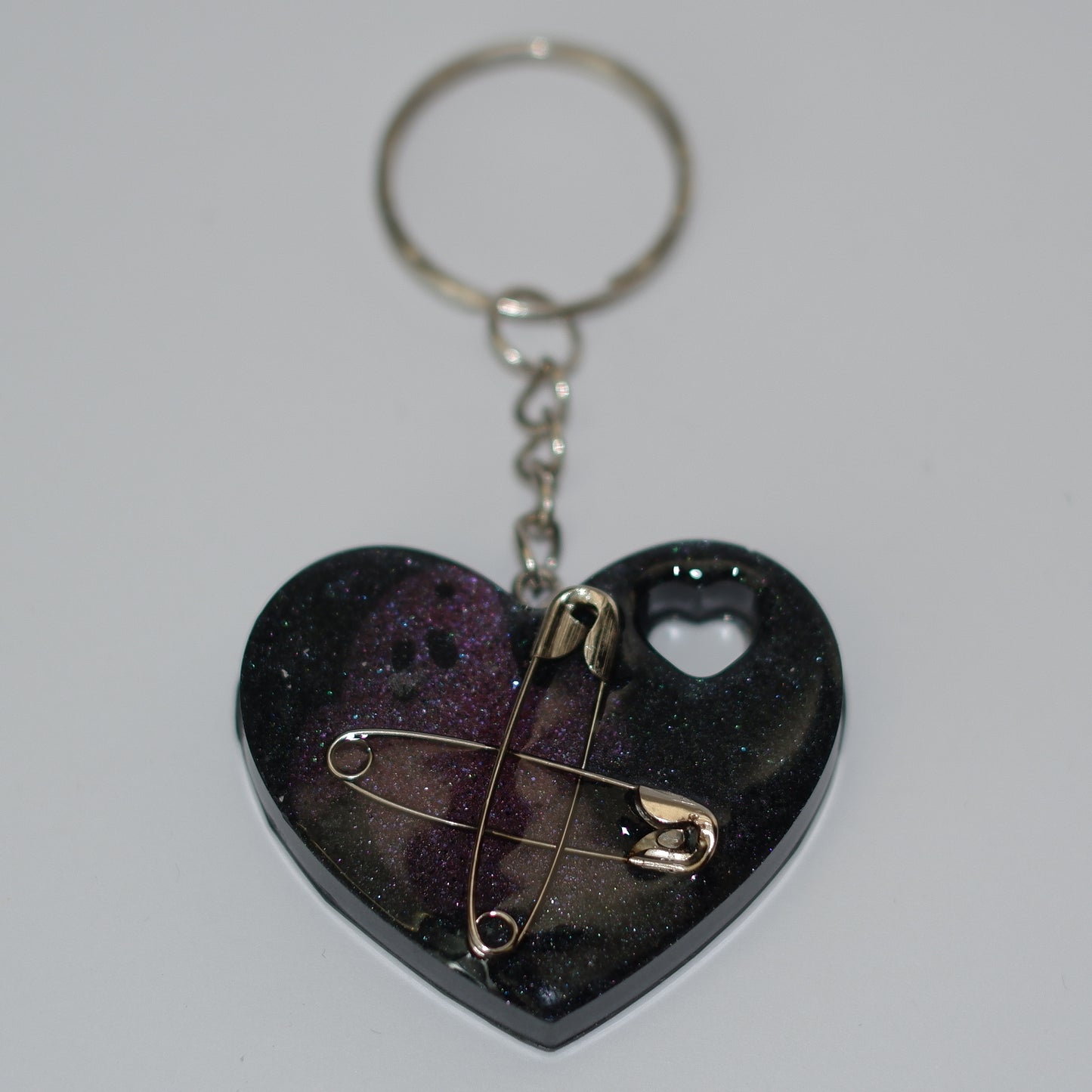 Herz-Anhänger - Sicherheistnadel und Geist