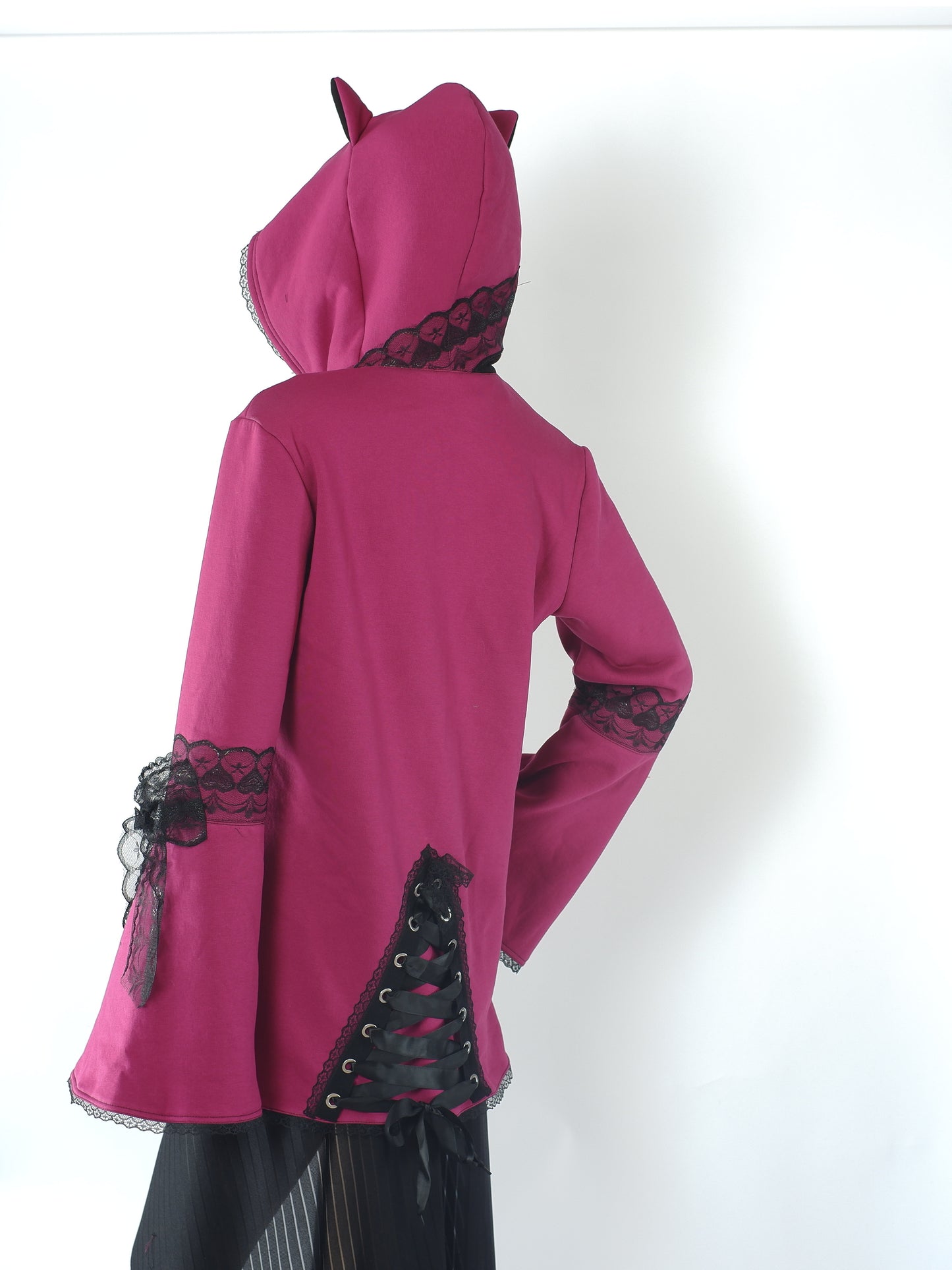 Oversize Kapuzenjacke -  Größe S "Magenta Kitty"