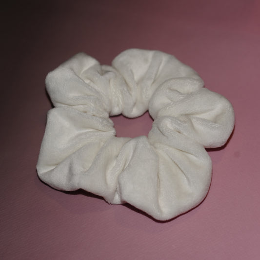 Scrunchie  "Velvet Elegance" Weiß