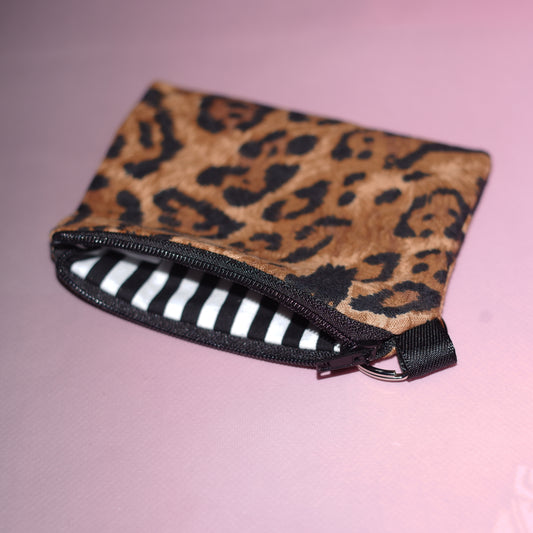 2-in-1 Schlüsselanhänger & Mini-Geldbörse "Leo Love"