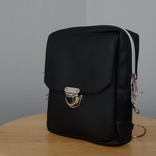 Limitierte Pure Black Moshpack / Die multifunktionale Festival- & Alltagstasche