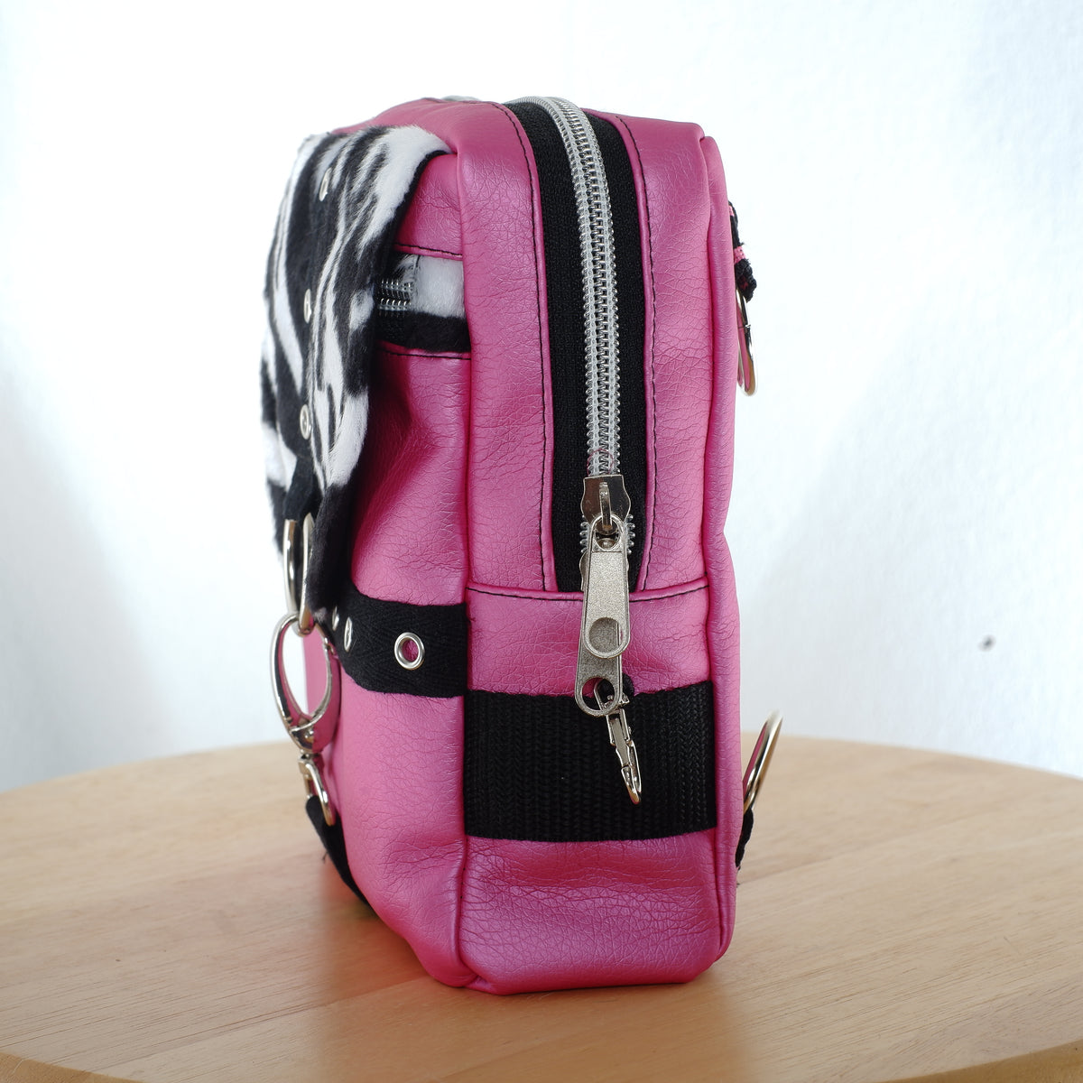 Pink Zebra Moshpack / Die multifunktionale Festival- & Alltagstasche