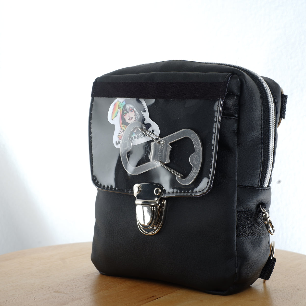 LIMITED Clear Black Moshpack / Die multifunktionale Festival- & Alltagstasche